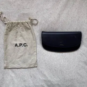 A.P.C. 네이비 장지갑