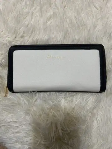 장지갑 화이트/블랙 합성 피혁