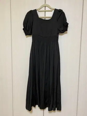 fifth 블랙 퍼프 슬리브 롱 드레스