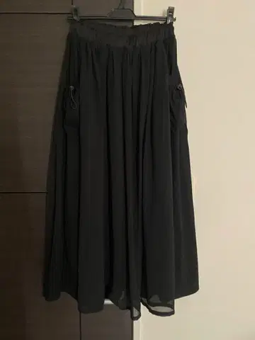 [가격 대폭 인하] 라슈드 액티브 쉬폰 롱 스커트 블랙 야마다야