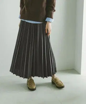 새상품 플리츠 롱 스커트 그레이