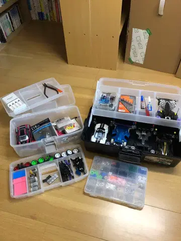 미니 사륜구동 은퇴 세트 차량 5대와 부품 공구 수납 세트