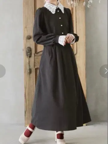 소말리 이매지네이션 배색 레이스 플레어 원피스