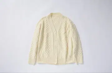 울 케이블 무늬 V넥 가디건 세금 포함 7,990엔