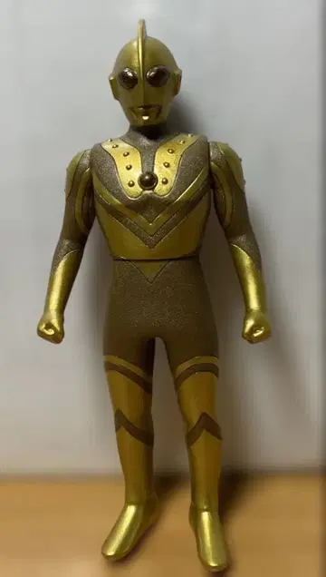 울트라맨 50주년 기념 골드ver. 소프트 비닐