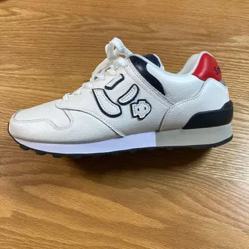 화이트 가죽 스니커즈