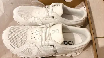 On Cloud 화이트 스니커즈 새상품 24cm