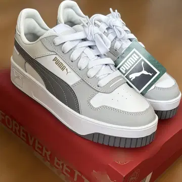 새상품 PUMA 캐리나 스트릿