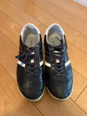 REGAL 블랙 가죽 스니커즈