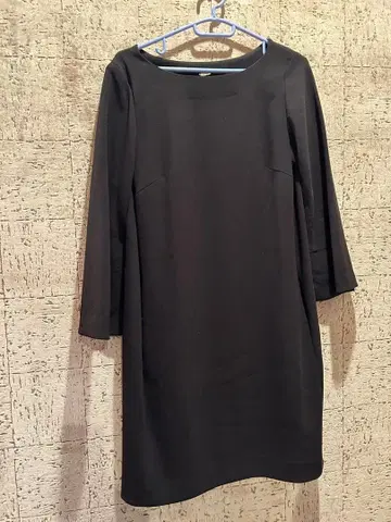 블랙 무릎 기장 원피스 7부 소매