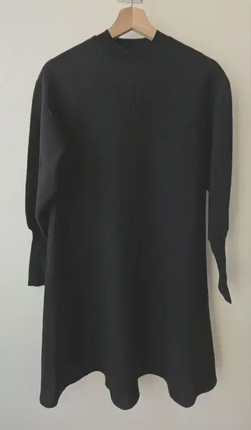 크루넥 A라인 미니 원피스