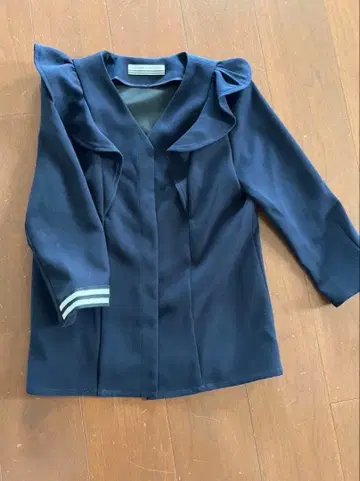 네이비 프릴 블라우스 보더스