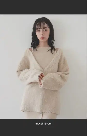 LIAN (리안) 앙상블풍 V넥 니트