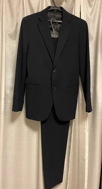 GU 네이비 컬러 수트 (자켓+팬츠)