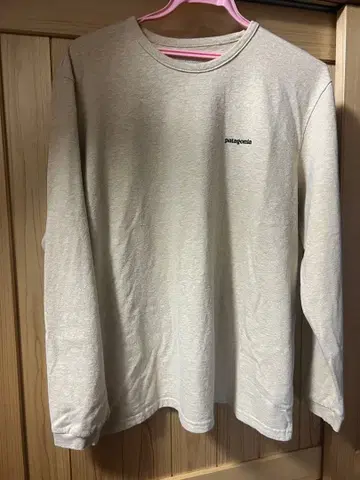 patagonia 베이지 긴팔 티셔츠 롱T