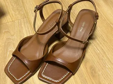 미사용 새상품 SLOBE IENA 브라운 스퀘어토 샌들