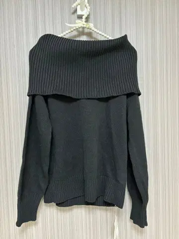 스픽 앤 스팬 오프숄더 니트 풀오버 블랙