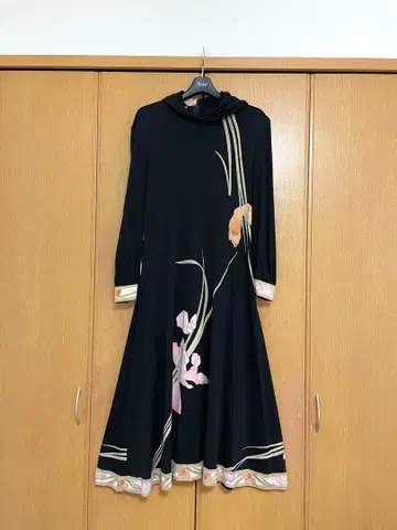 레오나르 롱 원피스 블랙