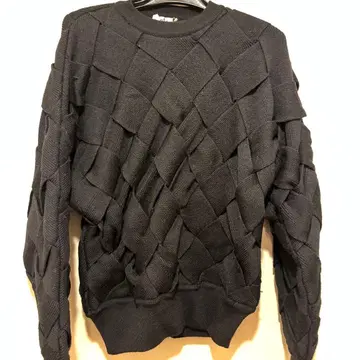 입체 뜨개질 디자인 블랙 니트