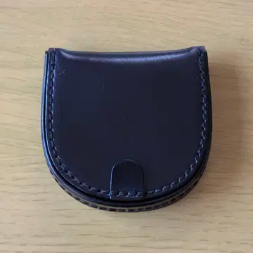 말발굽 모양 블랙 가죽 코인 케이스