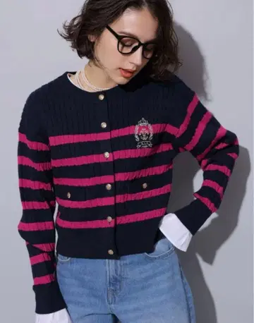 미사용 새상품 택 포함 아르페쥬 스토리 자수 케이블 가디건 네이비