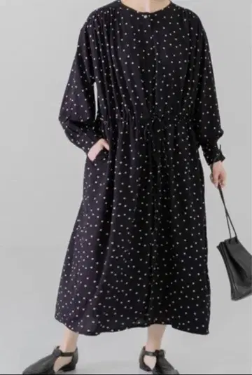 [ 12/21까지 ] 카구레 프론트 오픈 레이온 도트 원피스