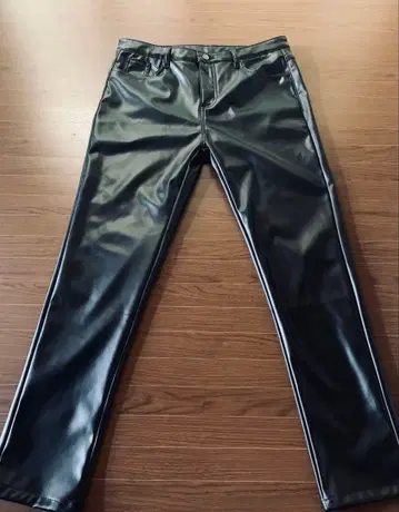 가죽 팬츠 새상품 (인조 가죽 팬츠)