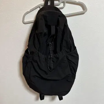 심플 블랙 백팩