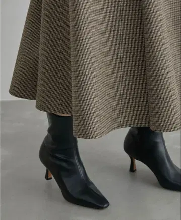 ROPE' 스퀘어토 스트레치 숏부츠