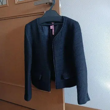 이에나 트위드 노카라 자켓 블랙