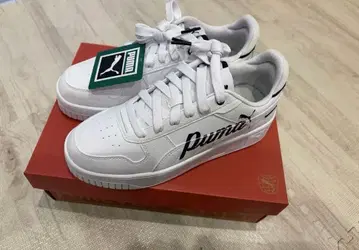 [ 새상품 ] PUMA 스니커즈 여성용 24.0cm