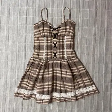 [ 새상품급 ] 브라운 체크 슬리브리스 미니 원피스