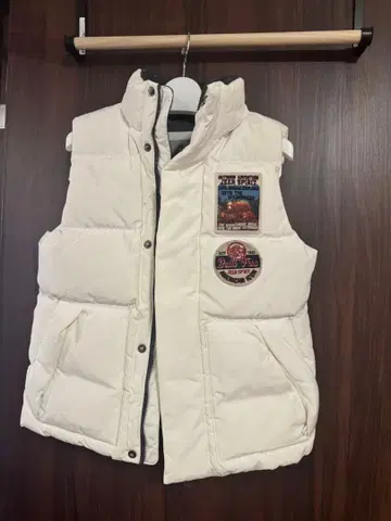 화이트 다운 베스트 패치 포함