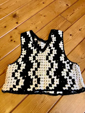 [ 새상품급 ] 크로셰 니트 프론타블 베스트