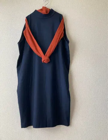 미즈이로 인드 슬리브리스 울 상의