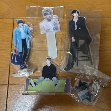 bts 진군 아크릴 스탠드 & 키링 세트