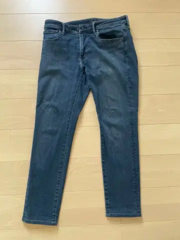 유니클로 울트라 스트레치 스키니 핏 청바지