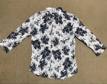 Tornado Mart 꽃무늬 긴팔 셔츠