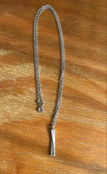 ete 블랙 다이아몬드 슈팅 스타 목걸이