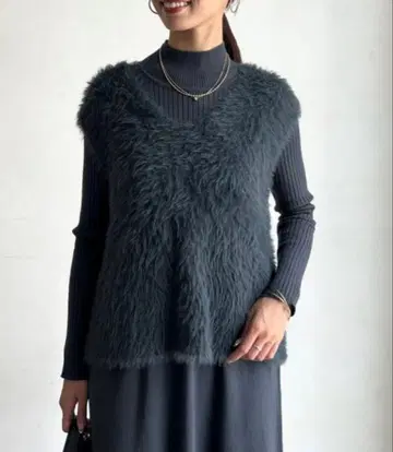 Chez toi 샤기 베스트 x 니트 원피스 차콜 그레이