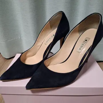 DIANA 네이비 스웨이드 하이힐