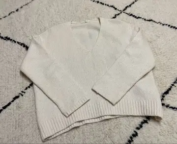 GALERIE VIE 화이트 V넥 니트 파인 울 S