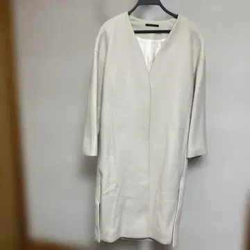 BARNYARDSTORM 아이보리 롱 코트