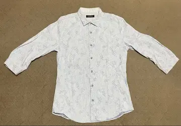 토네이도 마트 꽃무늬 긴팔 셔츠 화이트/블루