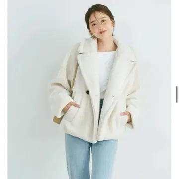 베이스먼트 온라인 23AW 보아 코트 화이트 프리