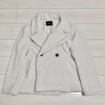 베이스먼트 온라인 23AW 보아 코트 화이트 프리