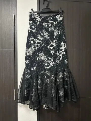 SNIDEL 플라워 프린트 머메이드 스커트