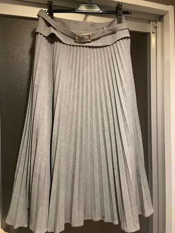 EPoca 벨트 그레이 플리츠 스커트