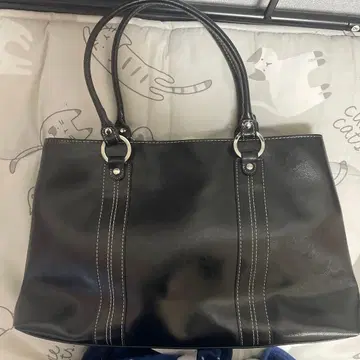 블랙 스트라이프 디자인 백