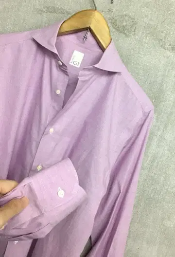 치트 럭셔리 새상품급 컷어웨이 자카드 셔츠 사이즈 39